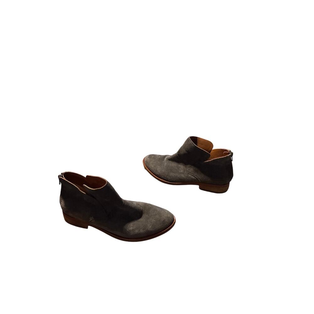 YORK by J. Shoes Gray Suede Chelsea Ankle Boots Women’s – Low Heel – Pre-Owned - Picture 5 of 6